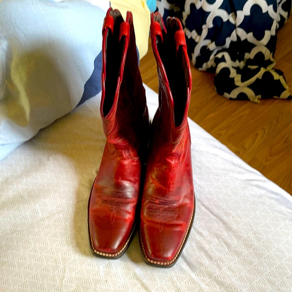 Brand new Ariat cowboy boots